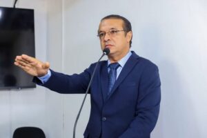 Vice ‘chega chegando’ em Paço do Lumiar e exonera todos os secretários municipais