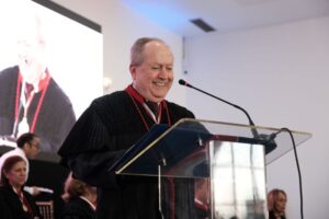 CNPG homenageia Eduardo Nicolau com Medalha do Mérito