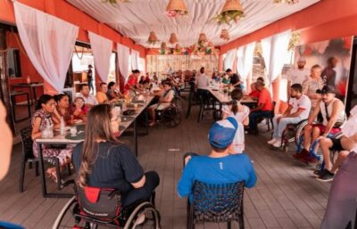 Fernando Pessoa participa de almoço com grupo de pessoas com deficiência