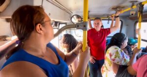 Rafael constata de perto sofrimento da população no transporte coletivo em Timon