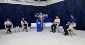 Em mais um debate, Rafael dá aula, Dinair se perde e Henrique é o mais despreparado