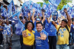 Caminhada de Dr. Joel reúne multidão de apoiadores no bairro Madre Deus