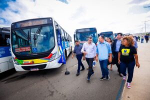 Brandão entrega 75 ônibus para reforçar o transporte coletivo da Grande Ilha