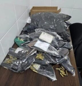 Esquema de segurança armada de candidato em Pinheiro é desarticulado pela polícia; Justiça manda apreender armamentos