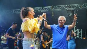 Milhares de pessoas lotaram o Viva Raposa na festa da vitória de Eudes Barros