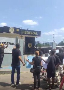 Derrotados enlouquecidos!!! Desesperados, os Marinhos e seus cupinchas criam fakes e factoides que são desacreditados rapidamente…