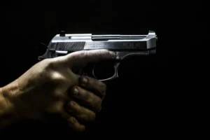 Preso suspeito de invadir casa e estuprar mulher na frente do marido e da filha de 5 anos no MA