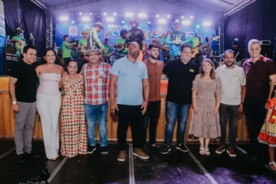 Ao lado da presidente Iracema Vale, deputados festejam a cultura maranhense no primeiro dia do Arraial da Assembleia Legislativa