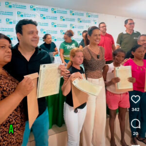 Prefeita Nilsilene do Liorne entrega mais de 70 títulos de terra para famílias de baixa renda em Alto Alegre do Maranhão
