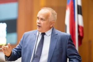 Júlio Mendonça pede cancelamento da tramitação do título de cidadã maranhense a Michele Bolsonaro por falta de requisitos