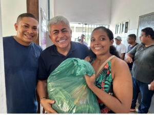 Famílias do bairro São Francisco em Codó são beneficiadas com cestas verdes através de parcerias da Prefeitura