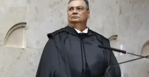 Dino interrompe julgamento do STF sobre suspensão judicial do WhatsApp