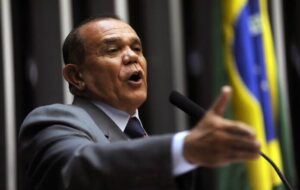 Em nota, Chiquinho Escórcio defende e exalta história política de Iracema Vale
