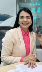 Deputada Janaína Ramos posta indireta, após declarações do ex-marido, prefeito de Imperatriz, Assis Ramos