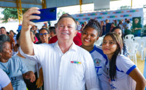 Governador anuncia convocação de mais de mil professores seletivados
