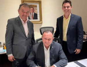 Base de Brandão racha em pré-disputa pelo comando dos R$ 600 mil mensais da Famem