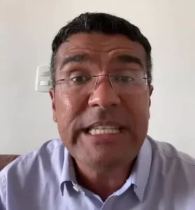 Veja Agora: Governador em exercício Felipe Camarão dá invertida em Lahesio Bonfim sobre desempenho no ENEM