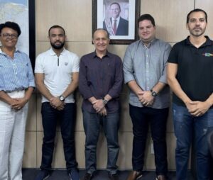 Deputado Segundo acompanha prefeito Edilson em visita à Secretaria da Infraestrutura do Estado