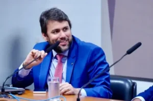 Avança PL de Pedro Lucas que cria banco de empregos para mulheres vítimas de violência