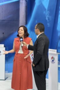 Flávia Alves defende transformação da rede básica de saúde durante debate