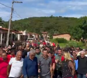 Prefeito Wallas Rocha e comitiva prestigiam a tradicional feira da agricultura familiar que bate recorde de participação em São Benedito do Rio Preto (MA)