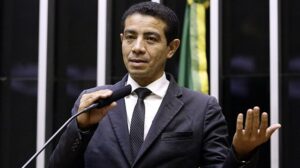 Relacionado em denúncias de corrupção, Pastor Gildenemyr posta mensagem enigmática