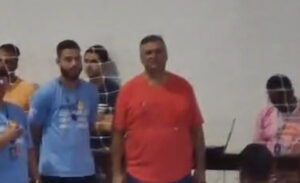 Dino marca presença em celebração no Colégio Marista