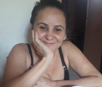 Mulher morre ao ser atingida por van em Lima Campos