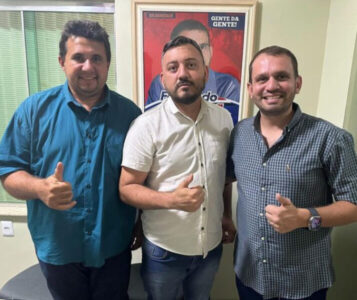 Fernando Pessoa agradece ao amigo Amilson Dilacerda pelos relevantes serviços prestado a Tuntum