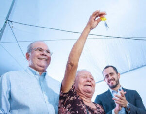 Hildo Rocha representou o presidente Lula e Ministro Jader Filho na entrega de 500 casas populares em Santa Cruz do Capibaribe (PE)