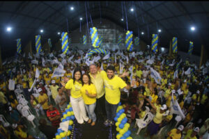 Pré-lançamento à candidatura de reeleição da prefeita Nilsilene do Liorne em Alto Alegre é destaque com manifestação de apoio em camisas amarelas e muita emoção