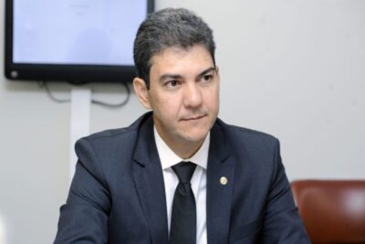 Braide foge da lei e não licita uma agulha após novas regras
