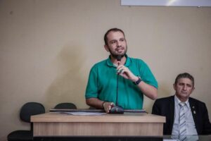 Prefeito Fernando Pessoa, vereadores e CAEMA realizam audiência pública para debater o problema da falta de água no município