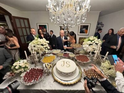 Sarney reúne do governo à oposição para comemorar 94 anos