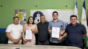 Prefeito Salomão empossa nova secretária de Saúde e novo procurador de Santa Filomena