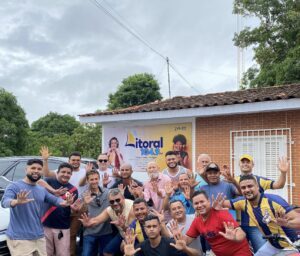 Após entrevista a rádio litoral FM, Prefeito Edesio Cavalcante recebe grupo de apoiadores