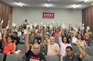 Professores da UFMA decidem manter greve geral