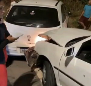 Veículo Gol antigo foi interceptado na madrugada de hoje e fuzilado, tendo uma pessoa atingida no tórax
