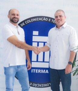 Vereador Renato se reúne com com presidente do Iterma para discutir regularização fundiária da Vila Brandão em Colinas