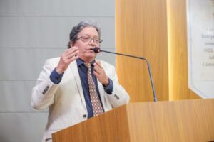 Projeto de Dr. Gutemberg propõe a criação do Programa Amigo do Pet