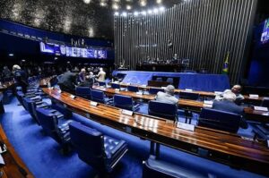 Senado quer reduzir pena para a Lei da Ficha Limpa
