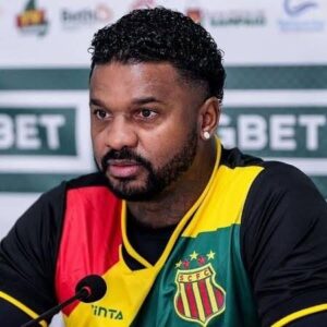 Goleiro Felipe revela que torcedores classificaram seu fim de carreira “uma merda” por estar jogando em um time do Maranhão