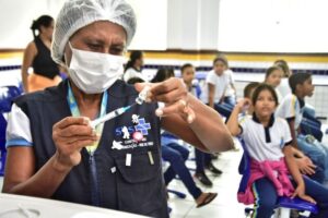 Prefeitura de São Luís leva vacinação contra dengue às escolas da rede municipal de ensino