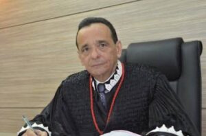 Nada do que foi divulgado em redes sociais induz a constatação de qualquer ilicitude cometida pelo desembargador Kleber Costa Carvalho