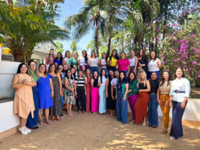 Primeira dama Fabiana Carvalho recebe grupo de mulheres para debater políticas públicas voltadas para mulheres presidutrense