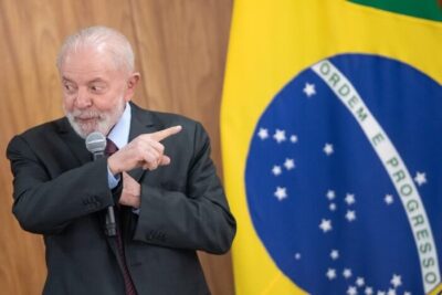 Lula não descarta concorrer em 2026 para evitar volta de “trogloditas”