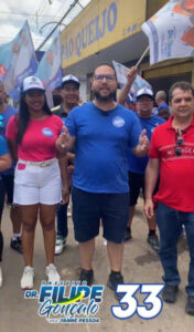 Com tornozelos à mostra, Filipe Gonçalo e Yanne Pessoa percorrem as ruas de Paço do Lumiar