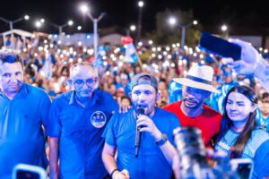 Em uma linda festa milhares de pessoas acompanharam Fernando, Nelson, Jeová e Valcenor pelas ruas do Ipu-Iru cantando suas músicas de campanha