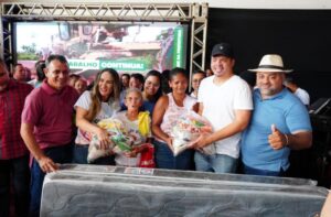 Prefeito Luciano e Dra. Thaiza realizam o lançamento do Programa Governo Mais Forte com distribuição de mais de 4 mil cestas básicas