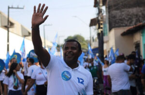 “Quase metade ainda não decidiu em quem votar”, avalia Fábio, que vê chances de segundo turno